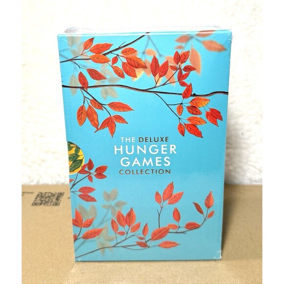 Hunger Games Box Set - Deluxe Edition - Suzanne Collins (Paperback) - Picture 2 of 7